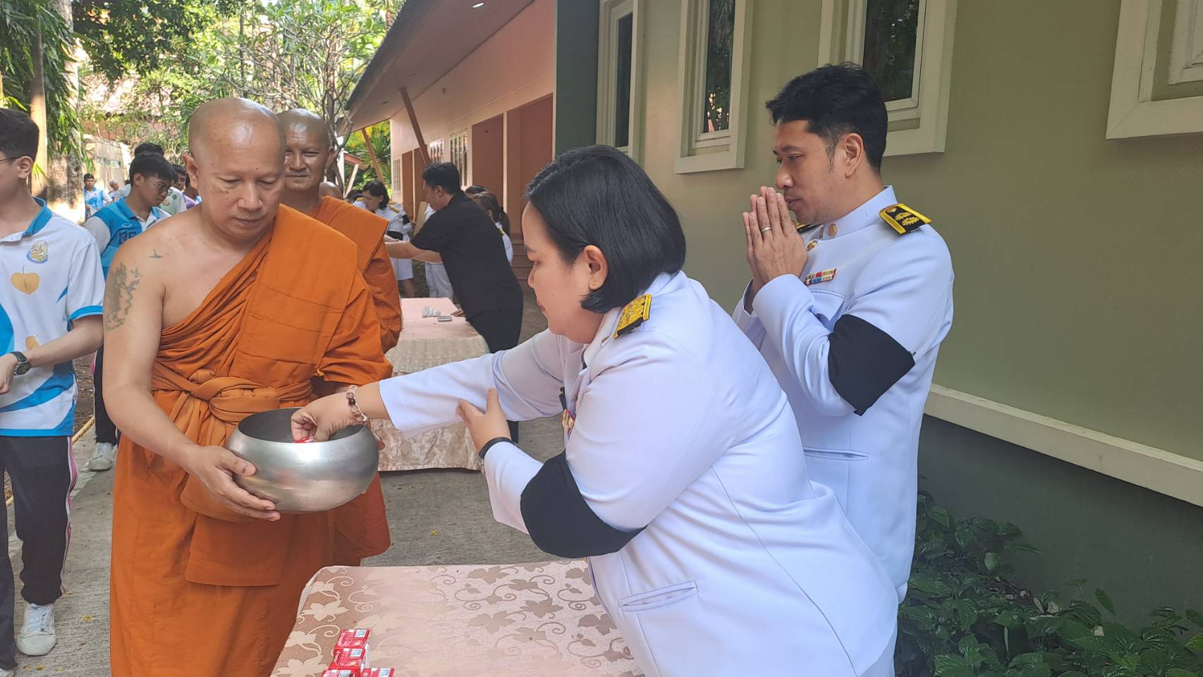 title - ส.ป.ก.นครปฐม เข้าร่วมพิธีเจริญพระพุทธมนต์และพิธีตักบาตร เฉลิมพระเกียรติสมเด็จพระกนิษฐาธิราชเจ้า กรมสมเด็จพระเทพรัตนราชสุดา สยามบรมราชกุมารี เนื่องวันคล้ายวันพระราชสมภพ 2 เมษายน และพิธีทอดผ้าป่าสมทบกองทุนพัฒนาเด็กชนบทในพระราชูปถัมภ์สมเด็จพระเทพรัตนราชสุดาฯ สยามบรมราชกุมารี